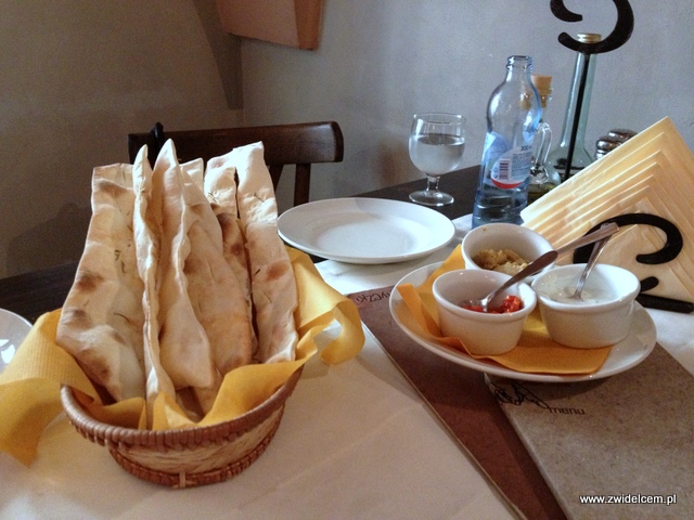 Kraków - Papryczki 5 - Focaccia z sosami
