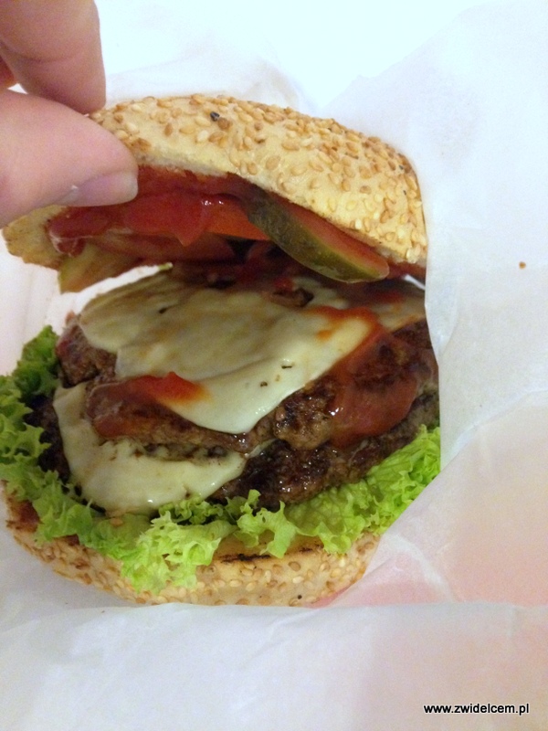 Kraków - Antler Poutine&Burger - Burger od środka