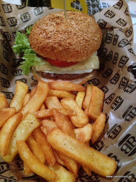 Kraków - Bobby Burger - Cheese Bacon z frytkami